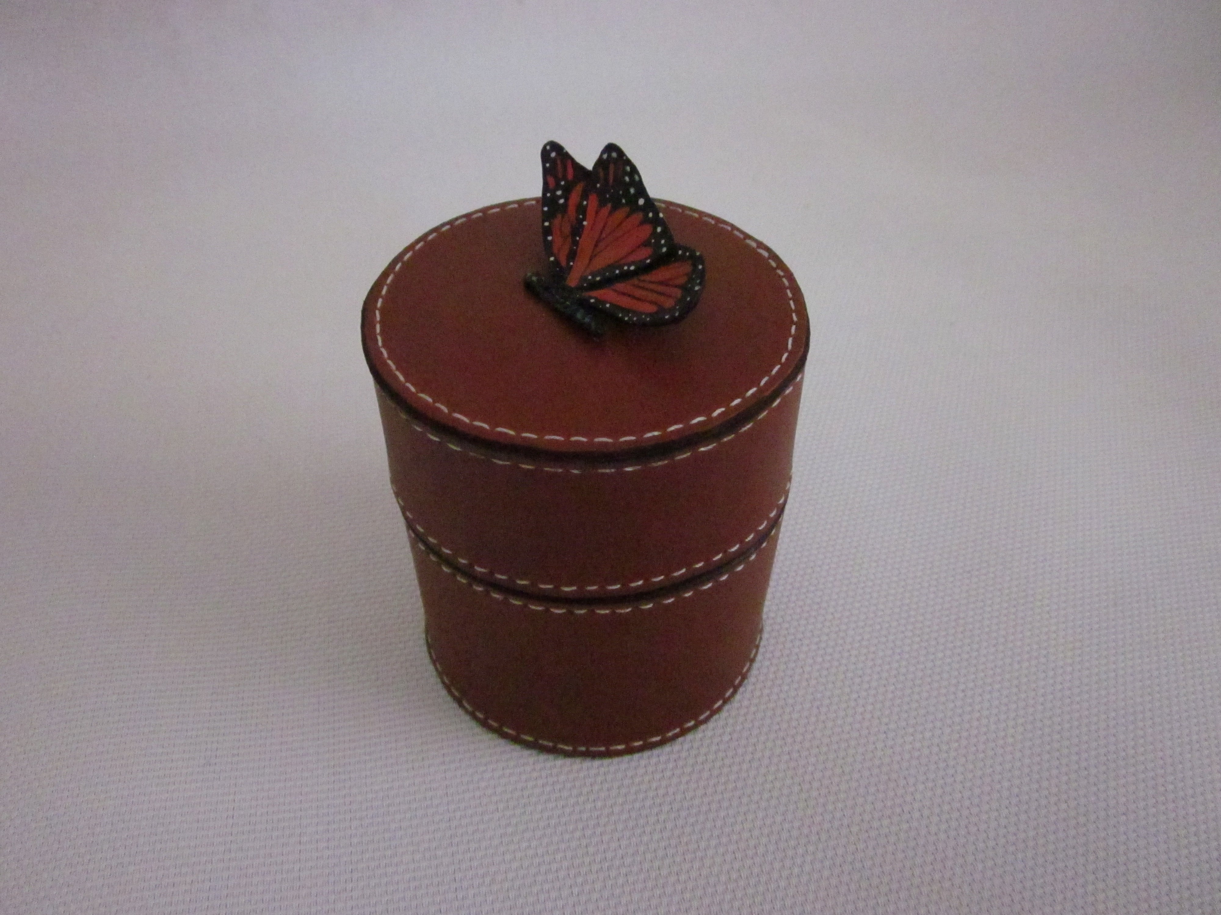 Small Cylinder Box with Puzzle Tan
