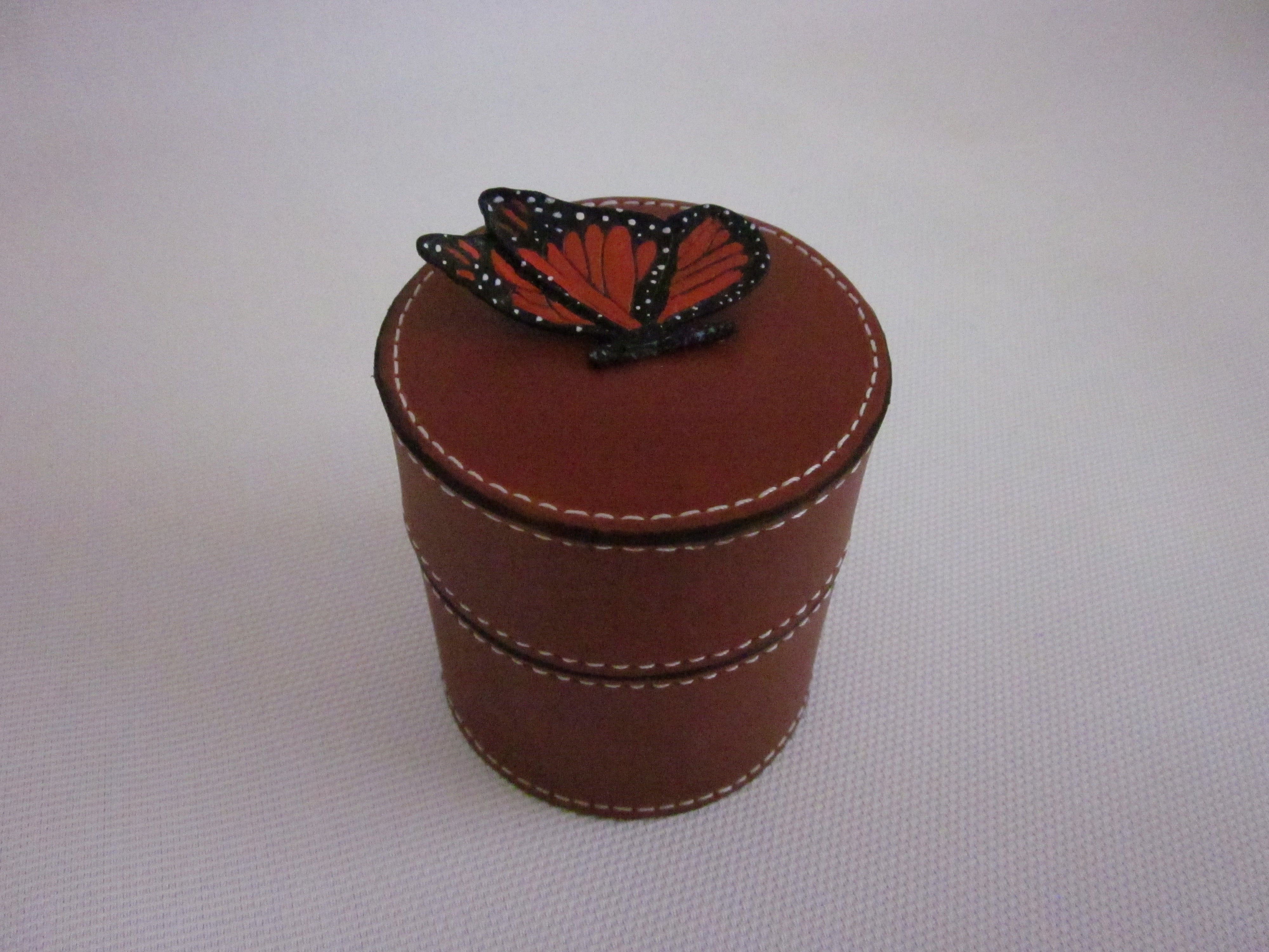 Small Cylinder Box with Puzzle Tan